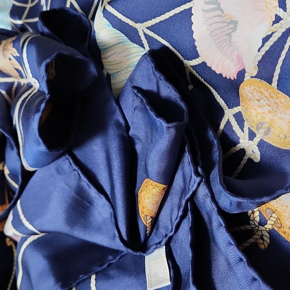 Gucci Scarf - Picture 9 of 12